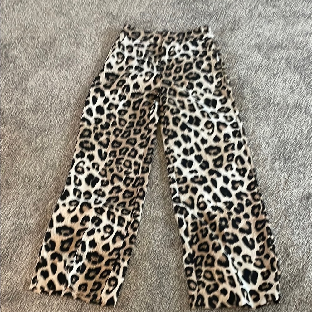 Banana Republic leopard print pant